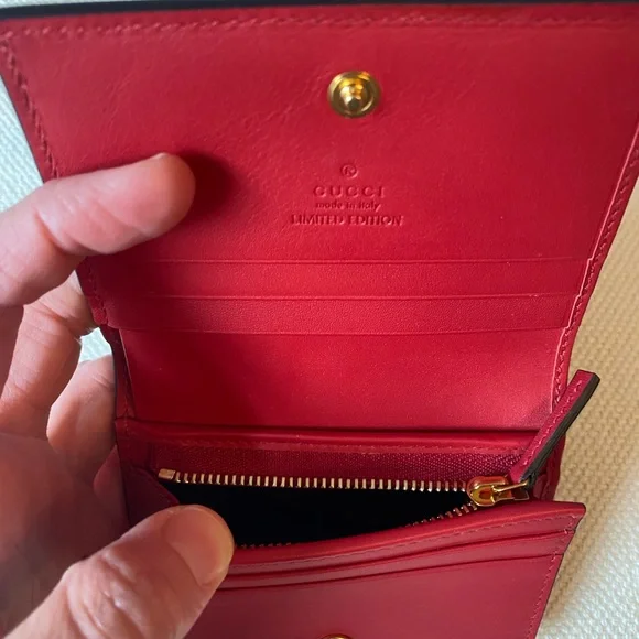 GUCCI GG Supreme
Canvas Mystic Cat
Compact Wallet - Picture 6 of 13